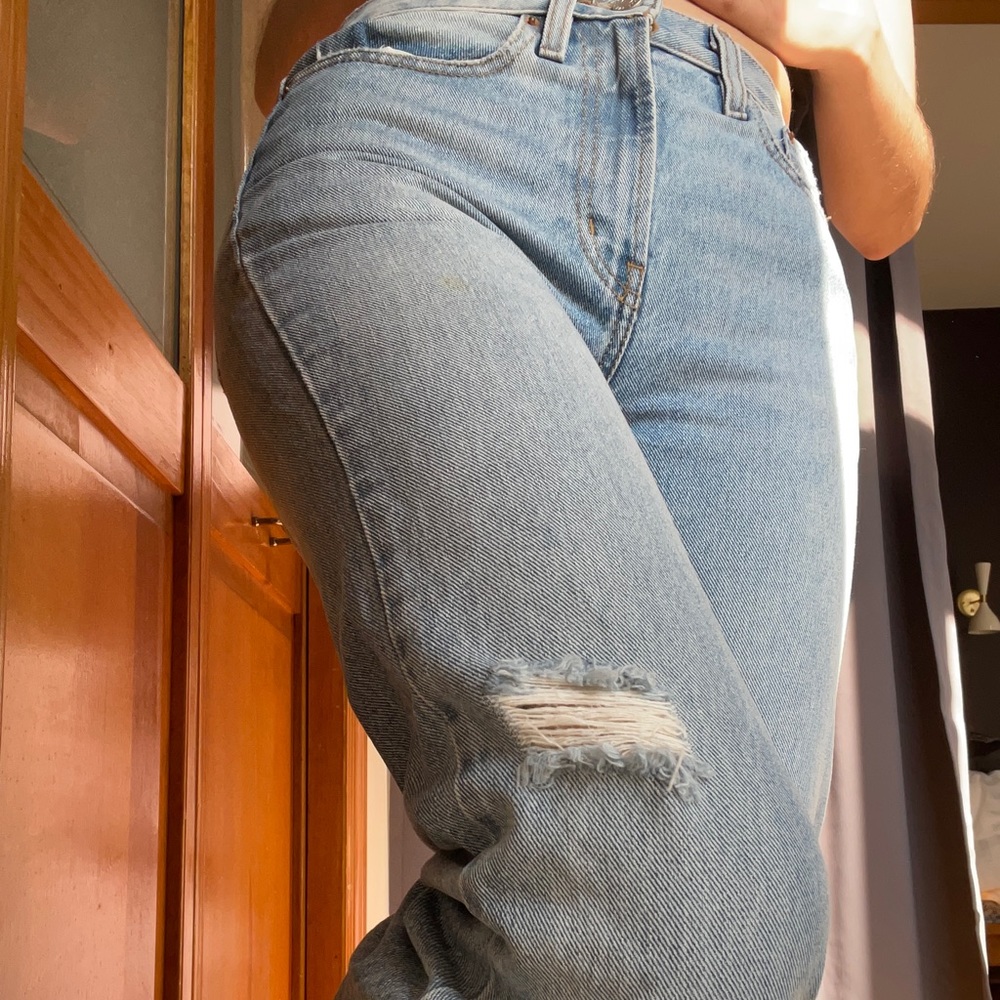 size 25 BDG high rise straight distressed jeans
